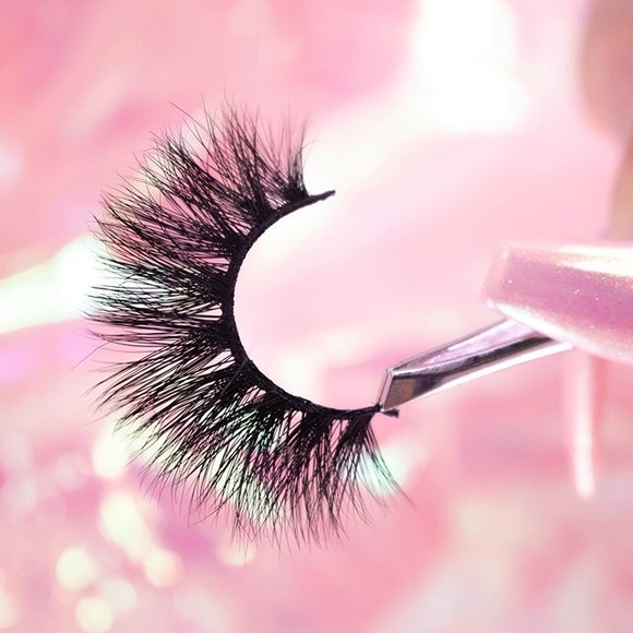 STRIP LASHES - Picture 6 of 6